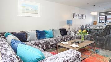 Cottage | Living area