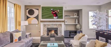 Smart-TV, Kamin, Tischfußball, Bücher