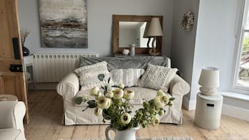 Cottage | Living area