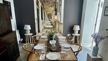 Cottage | Dining