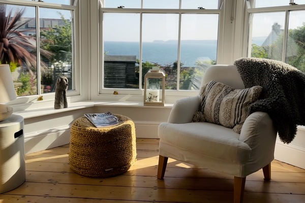 Cottage | Living area | Fireplace