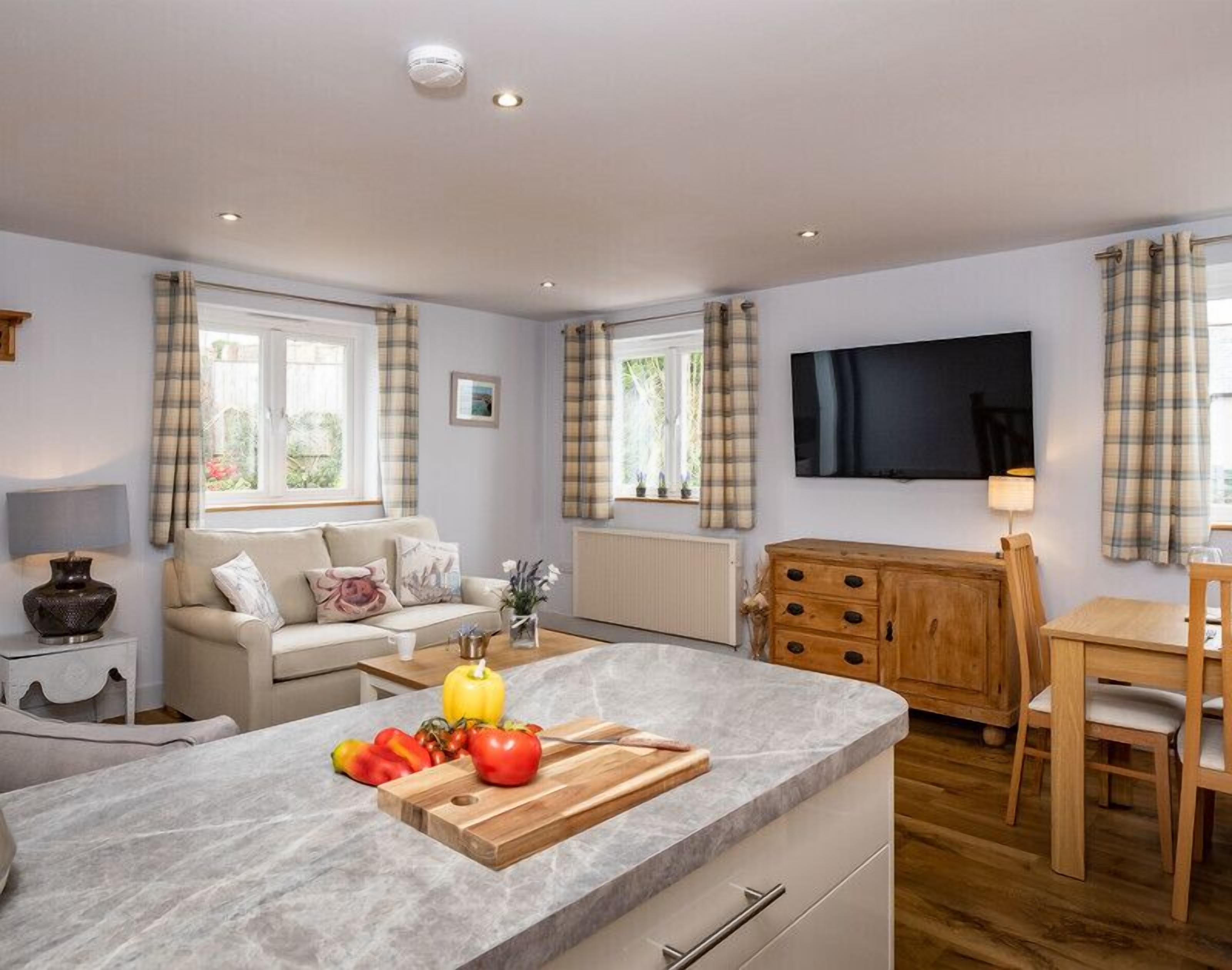 1 habitación, decoración personalizada y muebles diferentes 