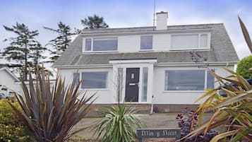 Cottage | Façade de l’hébergement