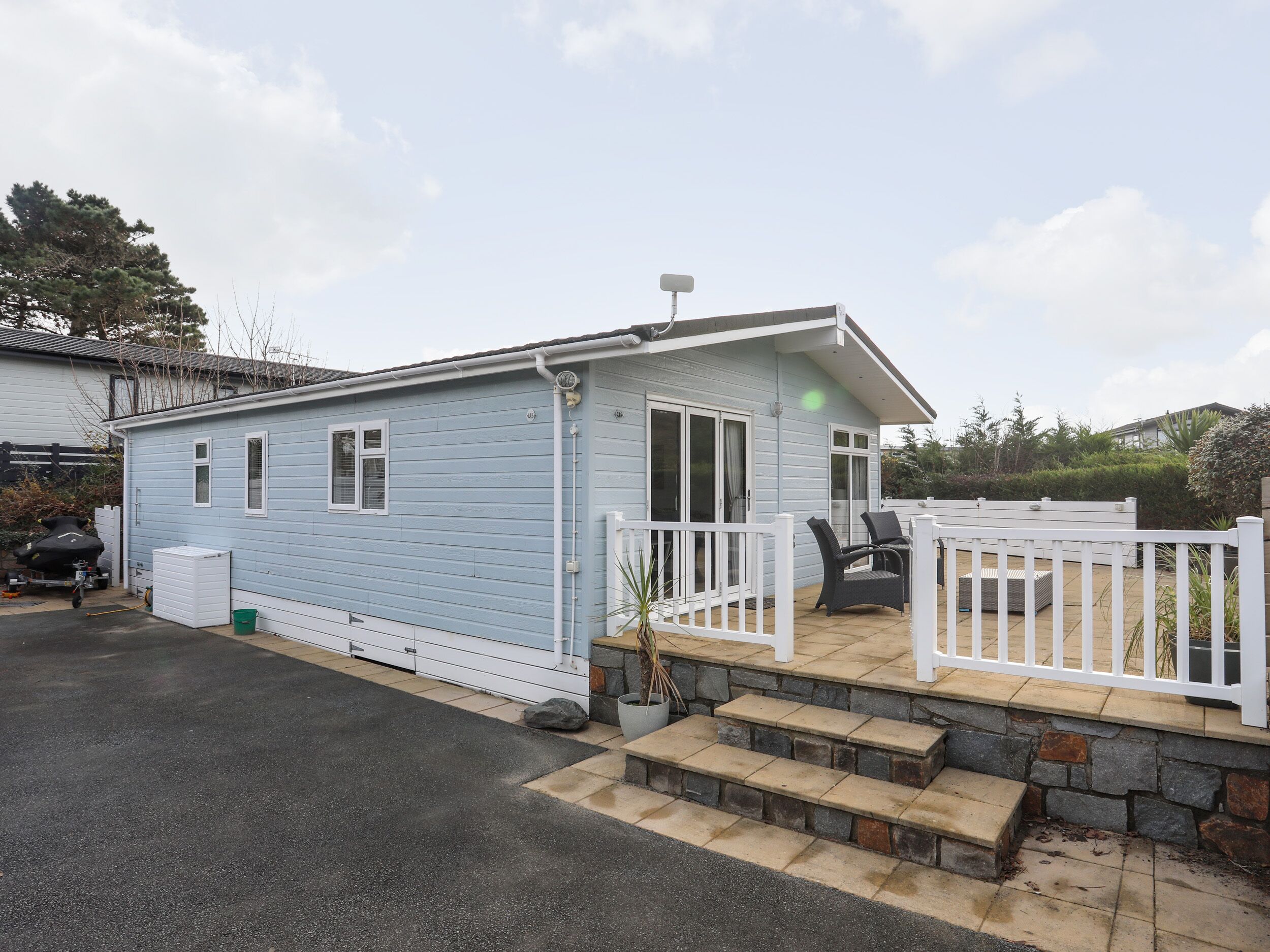 คอทเทจ |  บริเวณภายนอก