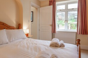 Casa de campo | 4 dormitorios, decoración individual, mobiliario individual