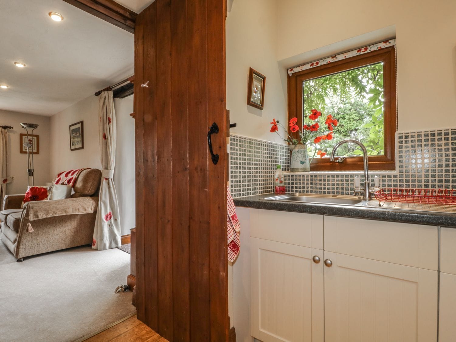 المنشأة من الداخل