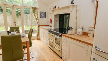 Cottage | Bahagian dalam