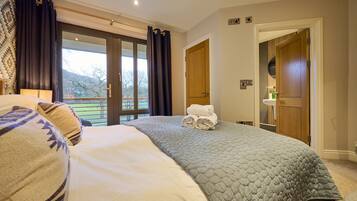 2 bedrooms, individually decorated, individually furnished, free WiFi