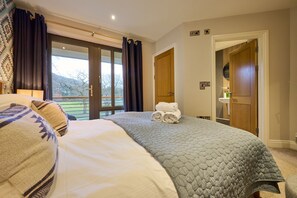 2 bedrooms, individually decorated, individually furnished, free WiFi