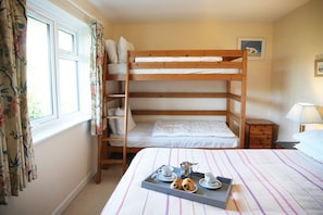 Chaumière | 2 chambres, décor unique, ameublement unique, accès au Wi-Fi (inclus)