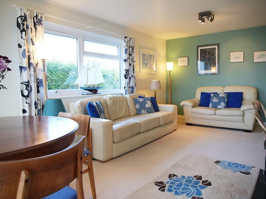 Cottage | Living area