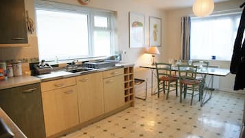 Cottage | Private kitchen | Cookware/dishes/utensils