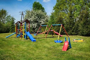 Children’s area - Serene Bungalow in Darłowo with Large Garden (Darłowo)