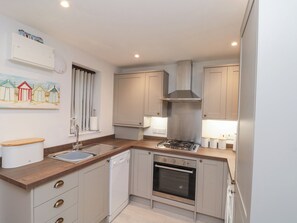 Cottage | Bếp riêng | Tủ lạnh, máy rửa bát, ấm điện, lò nướng bánh mì
