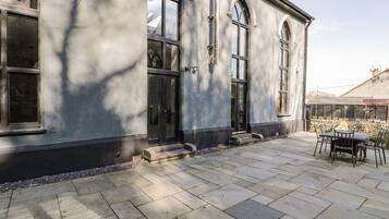Cottage | Property grounds