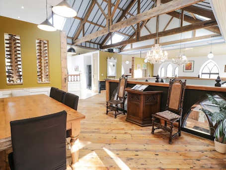 Cottage | Interior