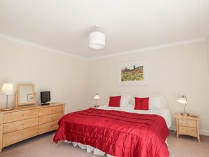 Cottage | 3 bedrooms, individually decorated, individually furnished, free WiFi - Redburn Steading (Nairn)