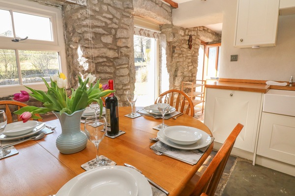Cottage | Interior