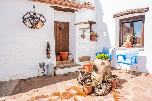Rustic Cottage in Laroya with Pool and Terrace