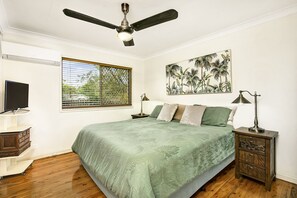 3 bedrooms, desk, iron/ironing board, free WiFi