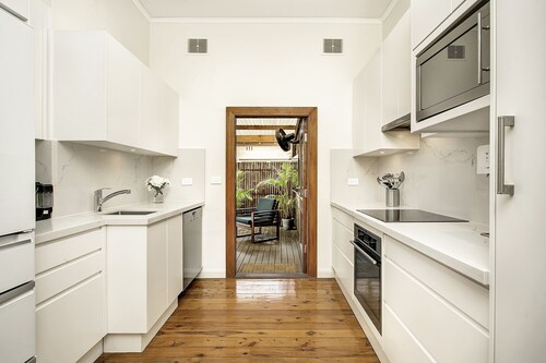 HENL3 - Henley Street - Lane Cove West