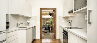 HENL3 - Henley Street - Lane Cove West