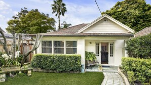 Unclassified image, 4 of 8, button - HENL3 - Henley Street - Lane Cove West (Lane Cove West)