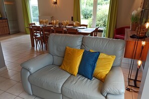 Smart TV, DVD player, table tennis, stereo - Holiday Home in Stoumont near Coo Waterfalls (Rahier)