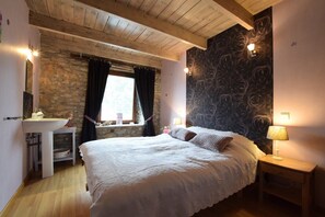 3 slaapkamers, een strijkplank/strijkijzer, gratis wifi