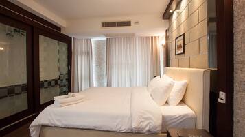 2 多间卧室、熨斗/熨衣板、上网接入、床单