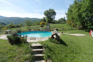 Pool - Striking Farmhouse, Ortignano (Ortignano)