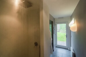 Bathtub