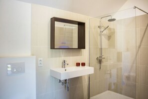 Bathtub