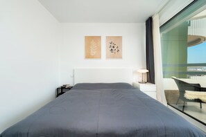 1 slaapkamer, een strijkplank/strijkijzer, gratis wifi, beddengoed