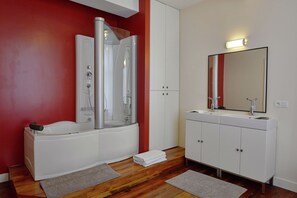 Dusche, Whirlpool