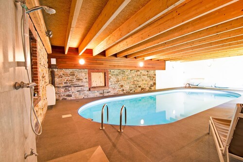 Vakantiehuis in Sourbrodt met zwembad en sauna