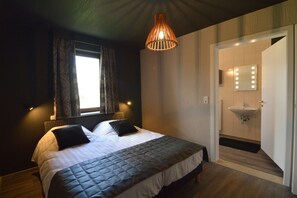 9 bedrooms, free WiFi