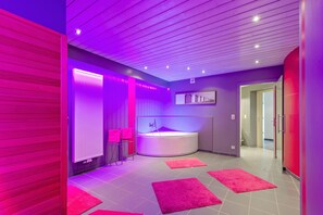 4 bedrooms, travel crib, free WiFi