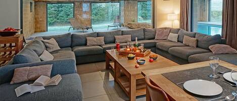 TV, fireplace, DVD player, stereo