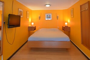 4 Schlafzimmer, Bügeleisen/Bügelbrett, kostenloses WLAN