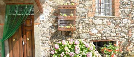 تفاصيل الفندق من الخارج