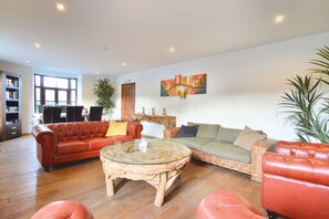 Smart TV, DVD player - Authentic farmhouse in Lierneux with heated pool (Lierneux)