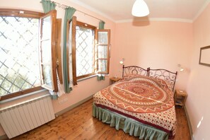 2 bedrooms - Capannori Playful Cottage (Lucca)