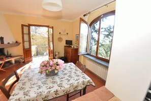 Dining - Capannori Playful Cottage (Lucca)