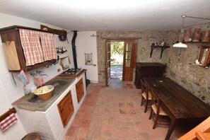 Refrigerador y parrilla de estufa 