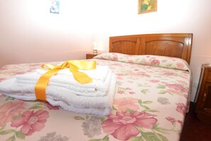 1 habitación, tabla de planchar con plancha y wifi gratis 