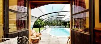 Magnificent Holiday Home in Baronville with Heated Pool & Billiards