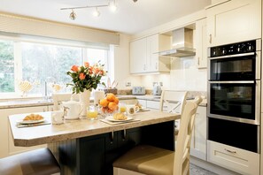 Chaumière | Cuisine privée | Réfrigérateur, four à micro-ondes, lave-vaisselle
