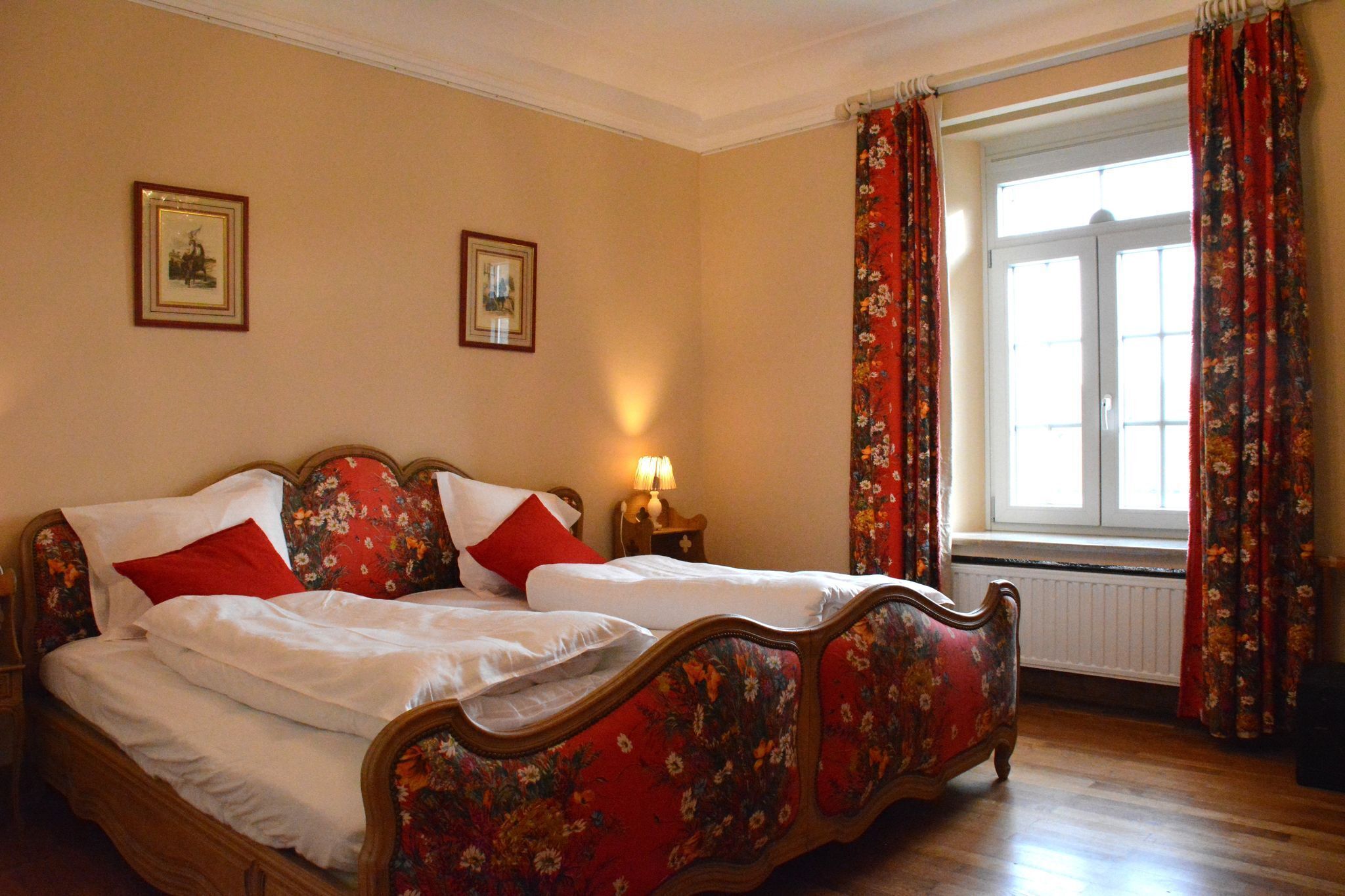 19 chambres, fer et planche à repasser, lit parapluie, Wi-Fi gratuit