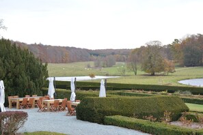 Outdoor dining - Castle in Ardennes near Forest & Sauna (Freux)